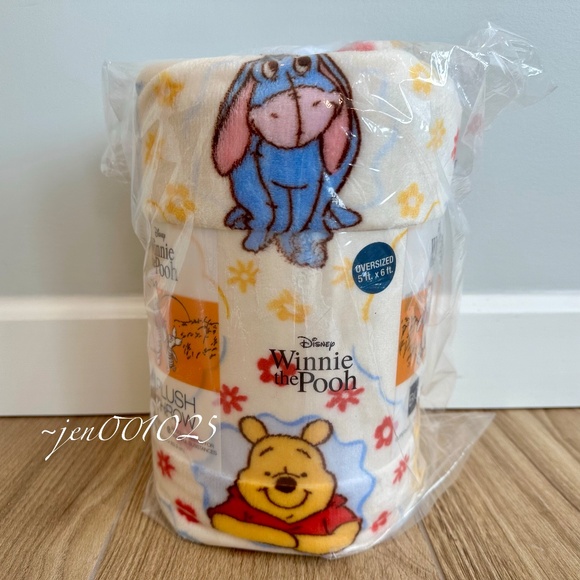Disney Winnie the Pooh Oversized Plush Throw Blanket 5x6 ft - Picture 9 of 9